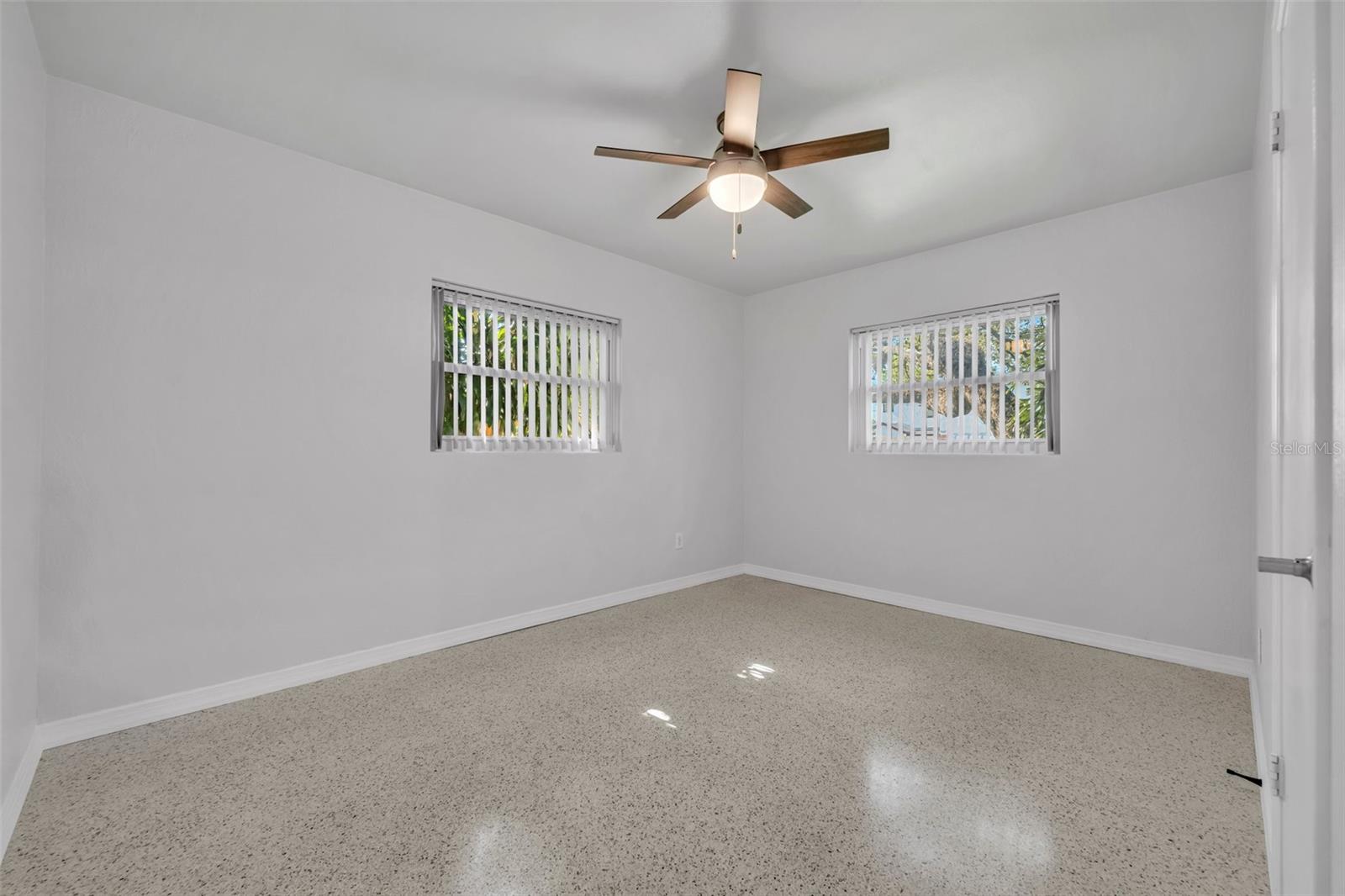 Image 22 of 32 For 3615 Pelican Ln
