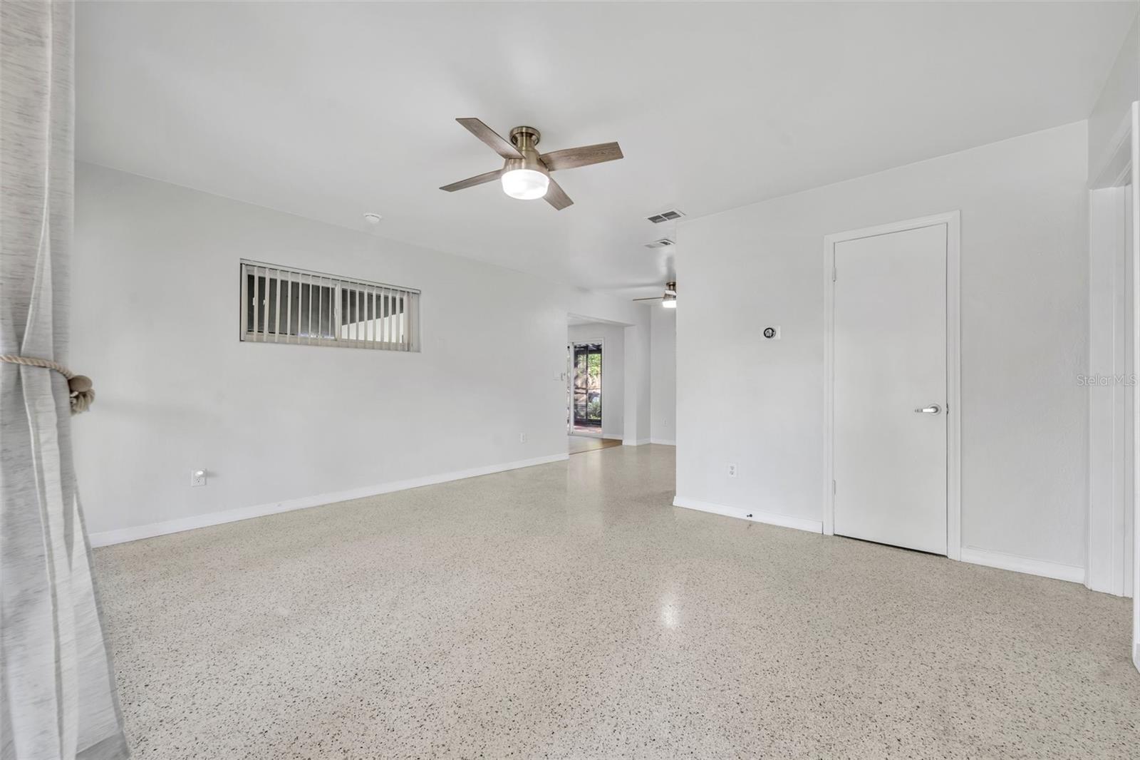 Image 4 of 32 For 3615 Pelican Ln