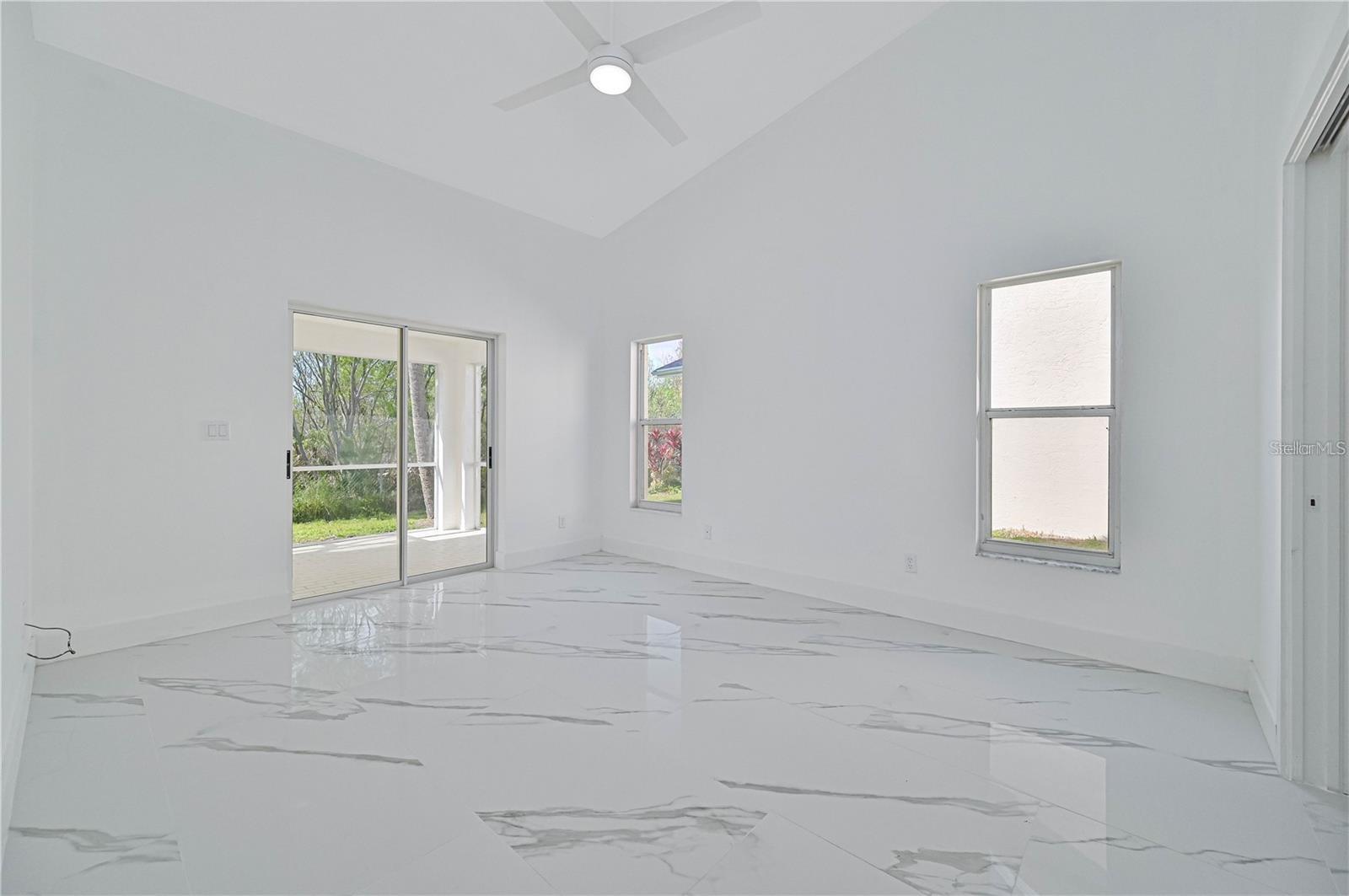 Image 19 of 43 For 3832 Sabal Springs Boulevard