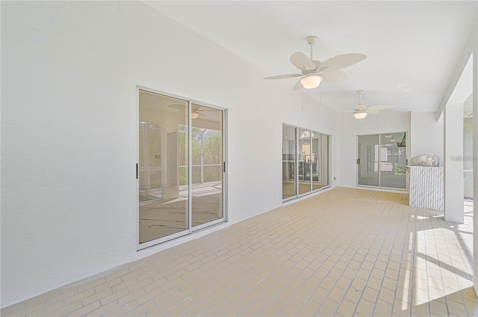 Image 3 of 43 For 3832 Sabal Springs Boulevard