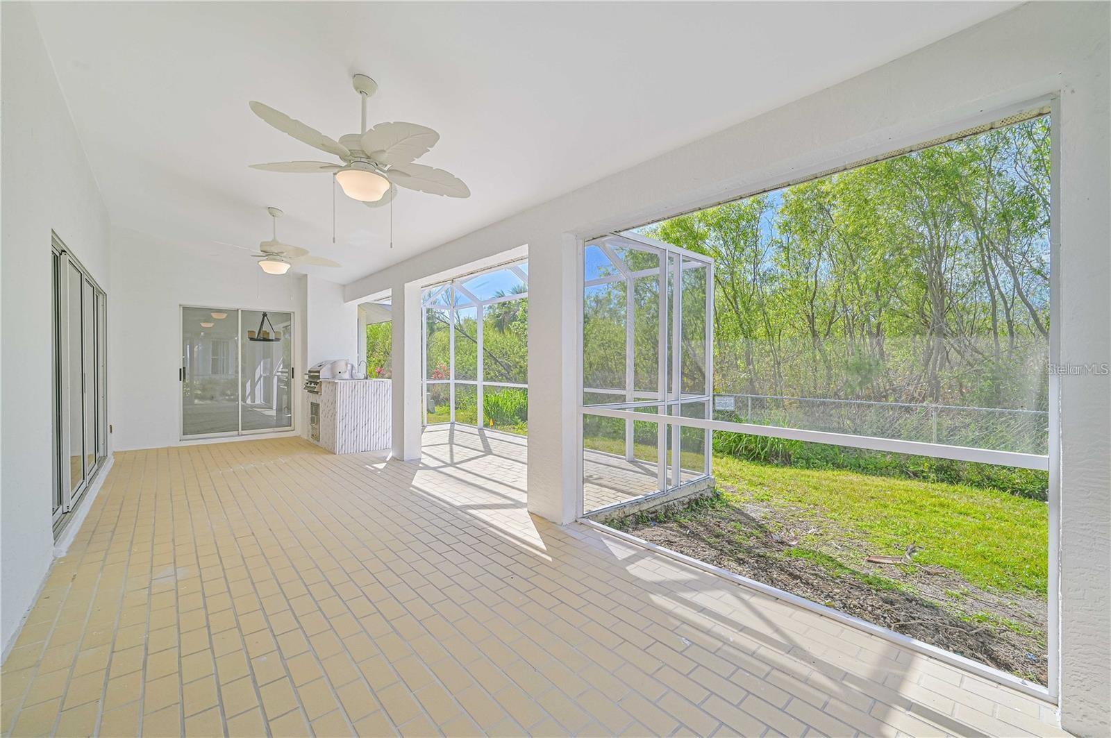 Image 4 of 43 For 3832 Sabal Springs Boulevard