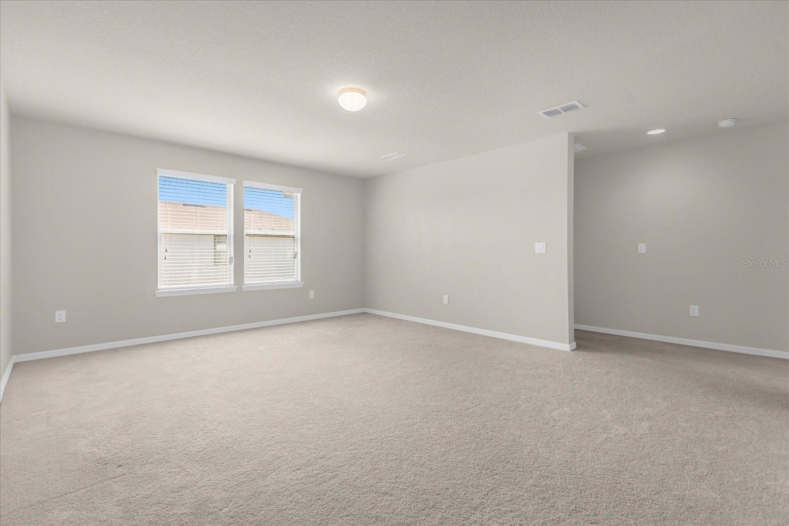 Image 14 of 33 For 2742 Red Horse Drive