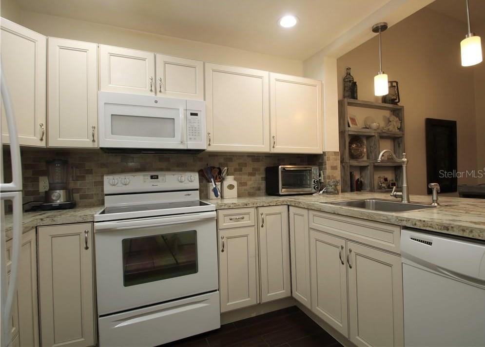 Image 2 of 25 For 1108 Northlake Drive 1108
