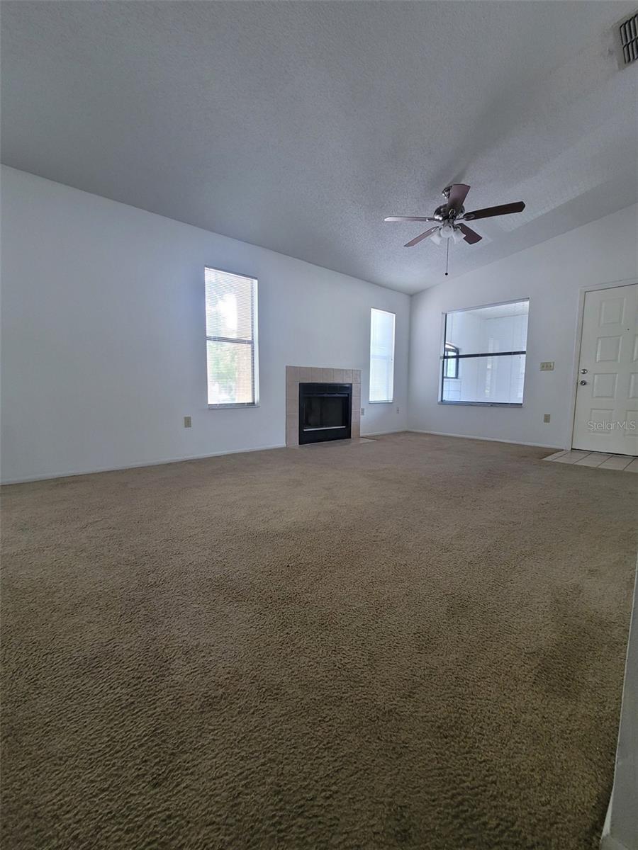Image 3 of 13 For 3124 Semoran Boulevard 206