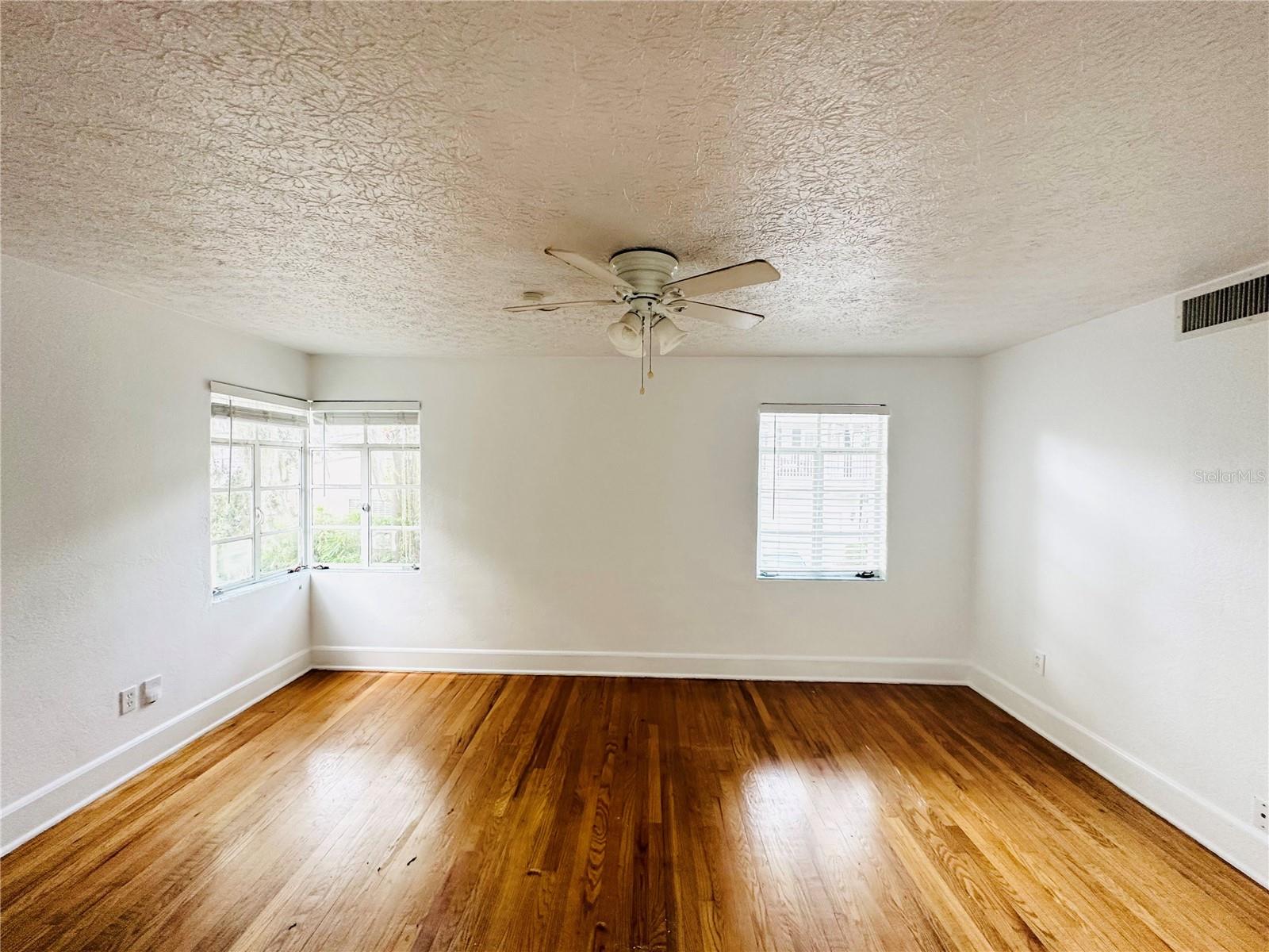 Image 2 of 9 For 1016 Atkins Place B