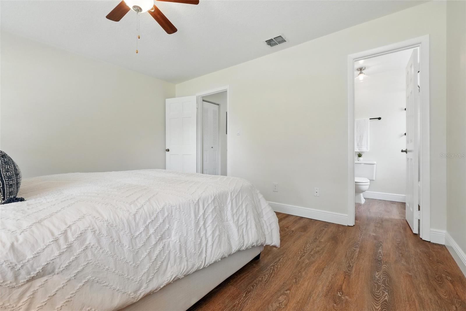 Image 18 of 36 For 10849 William Tell Drive