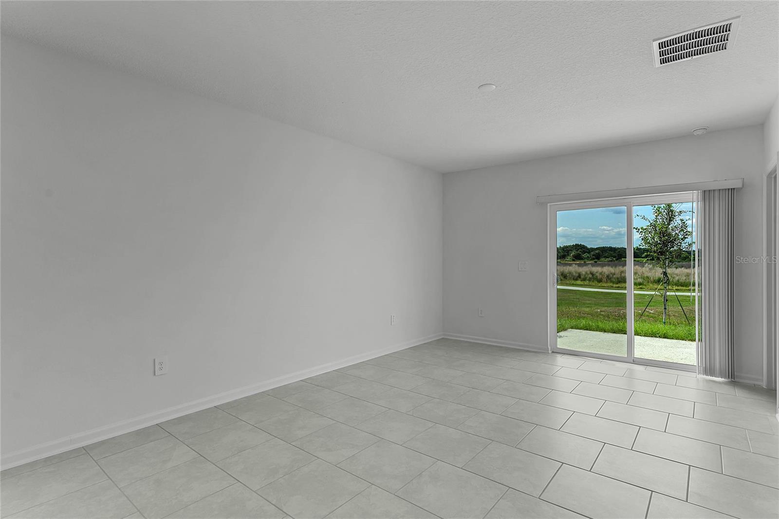 Image 11 of 26 For 541 Bell Prairie Circle
