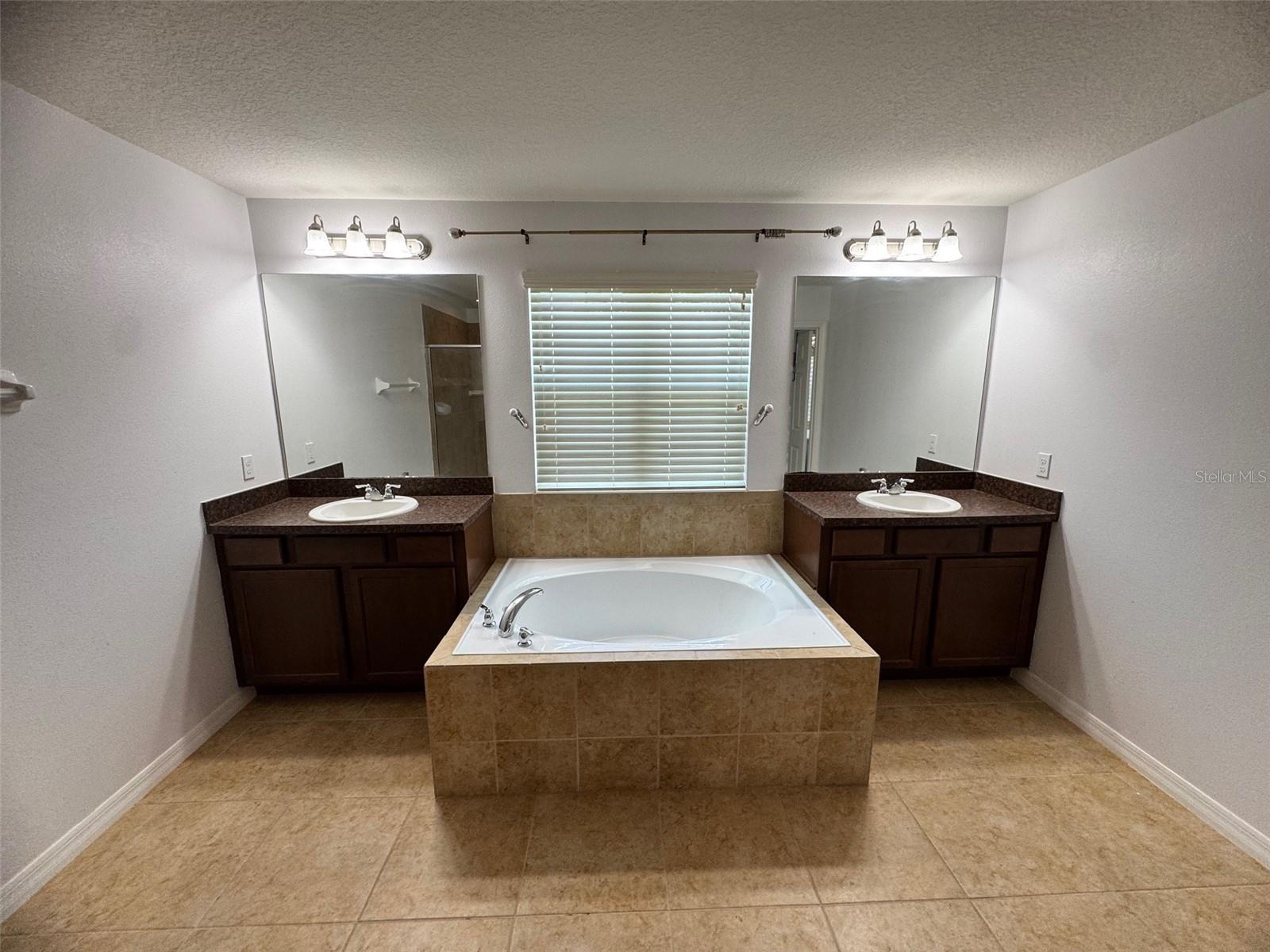 Image 19 of 26 For 2725 Monticello Way