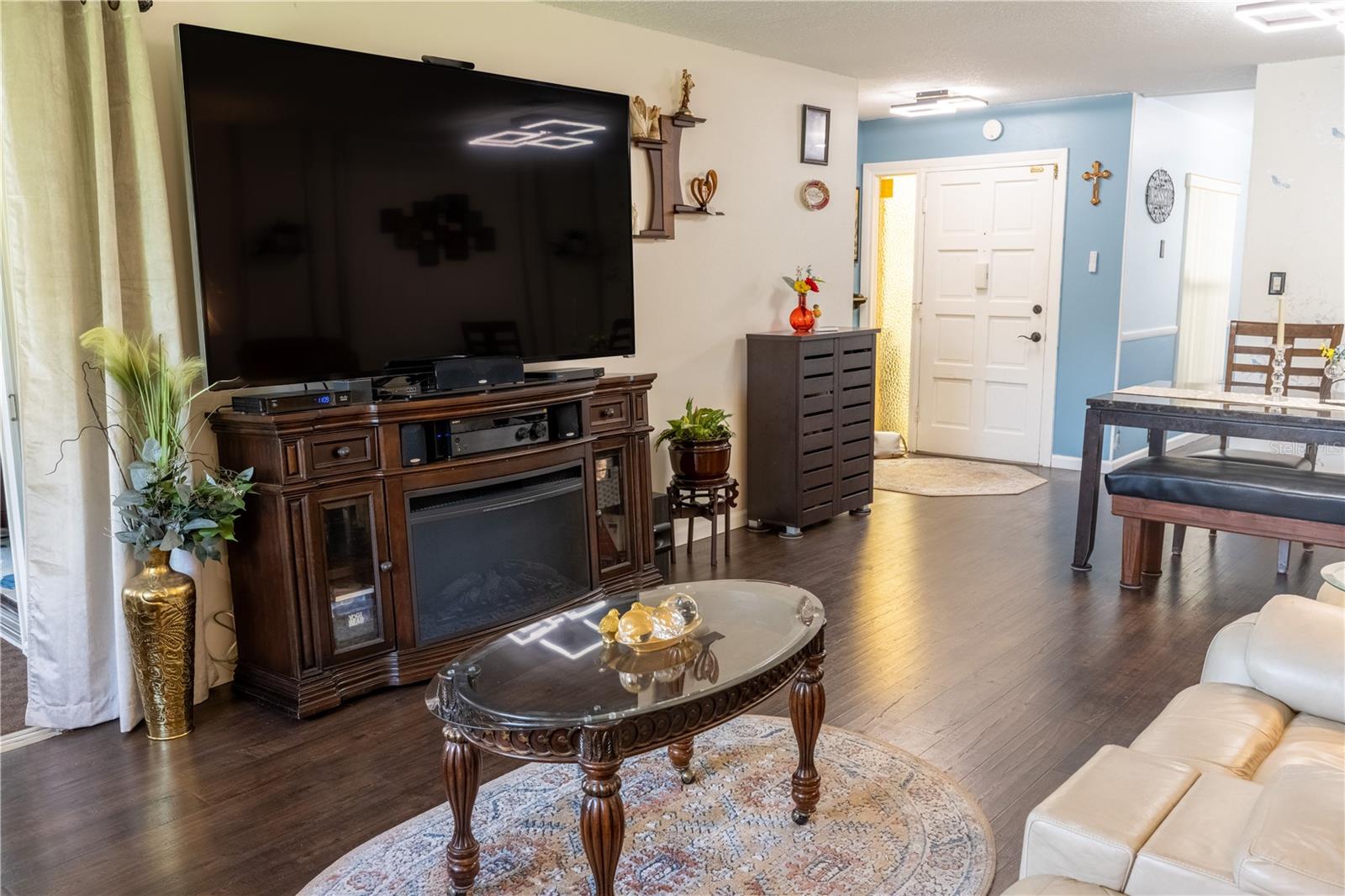 Image 7 of 22 For 314 Windmeadows Street 314