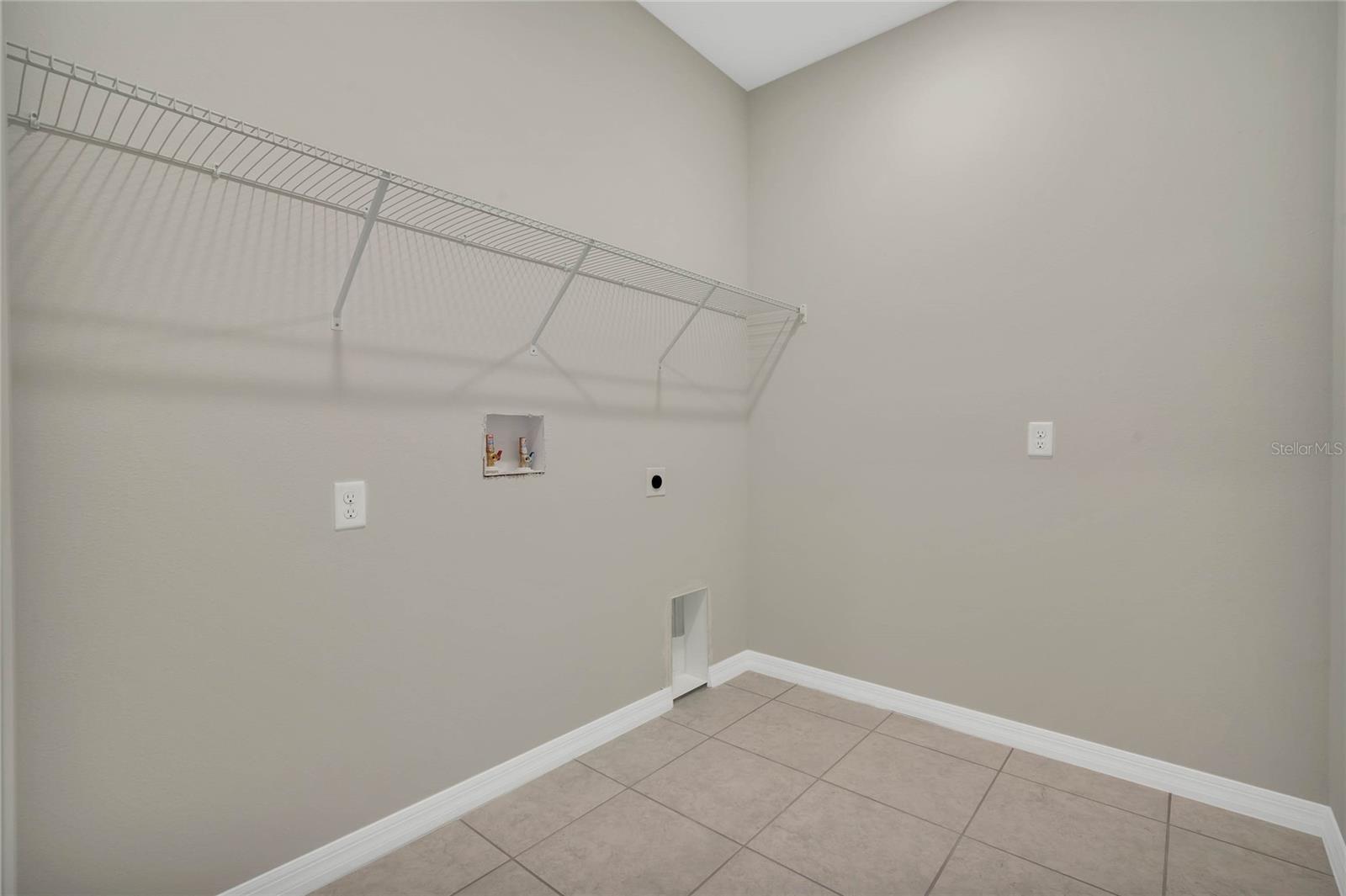 Image 22 of 42 For 3569 Dahlia Drive
