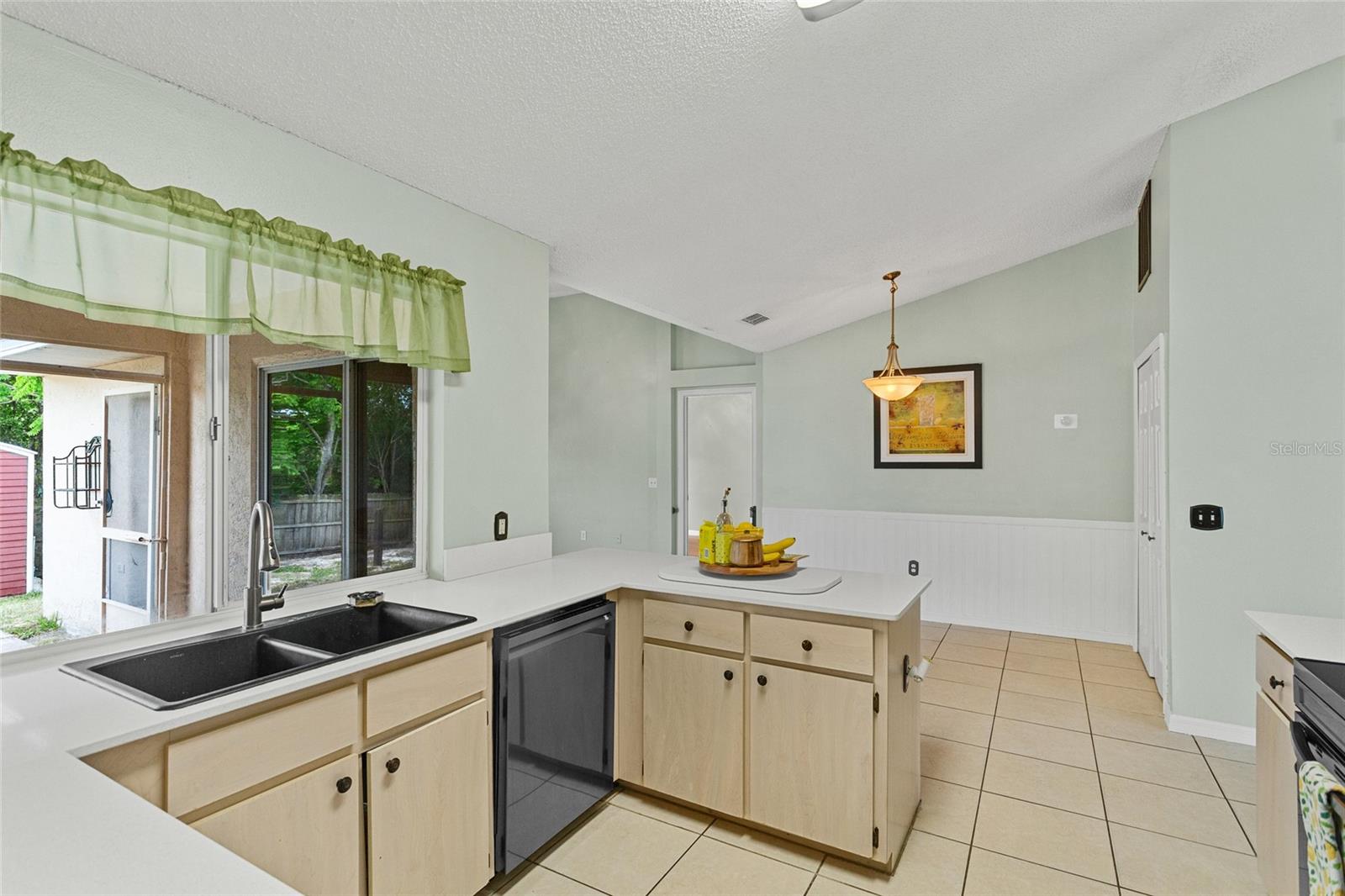 Image 11 of 39 For 2311 Alton Road