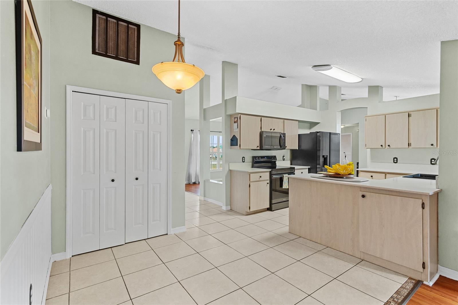 Image 16 of 39 For 2311 Alton Road