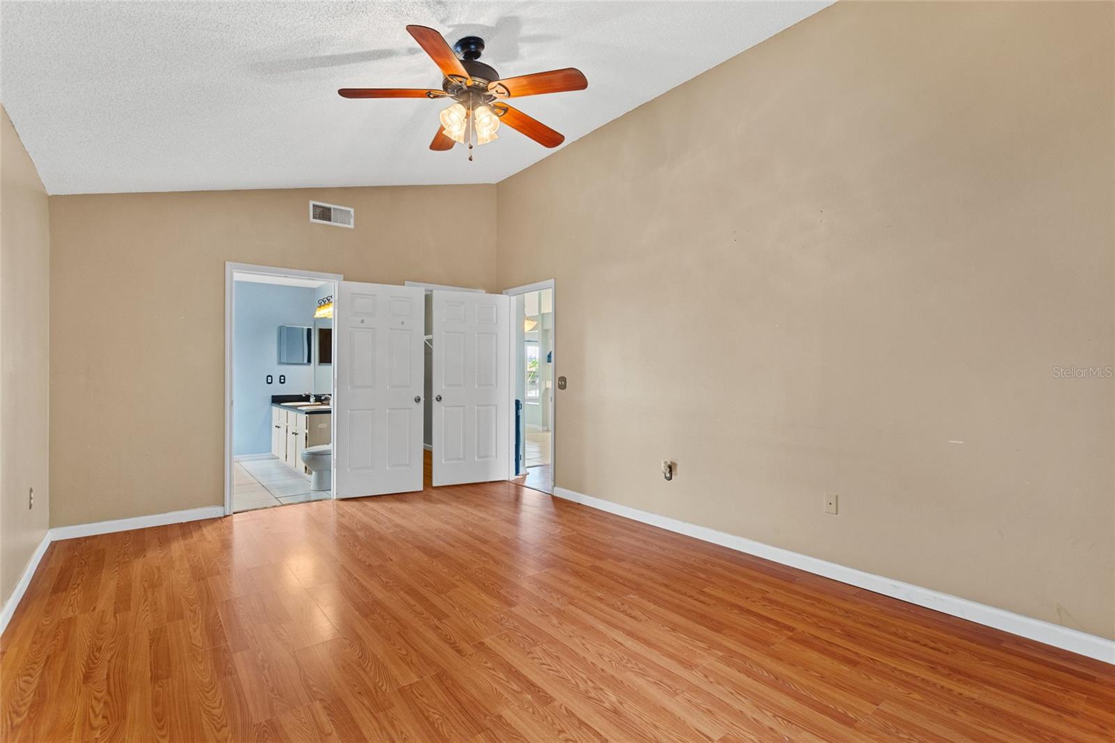 Image 18 of 39 For 2311 Alton Road