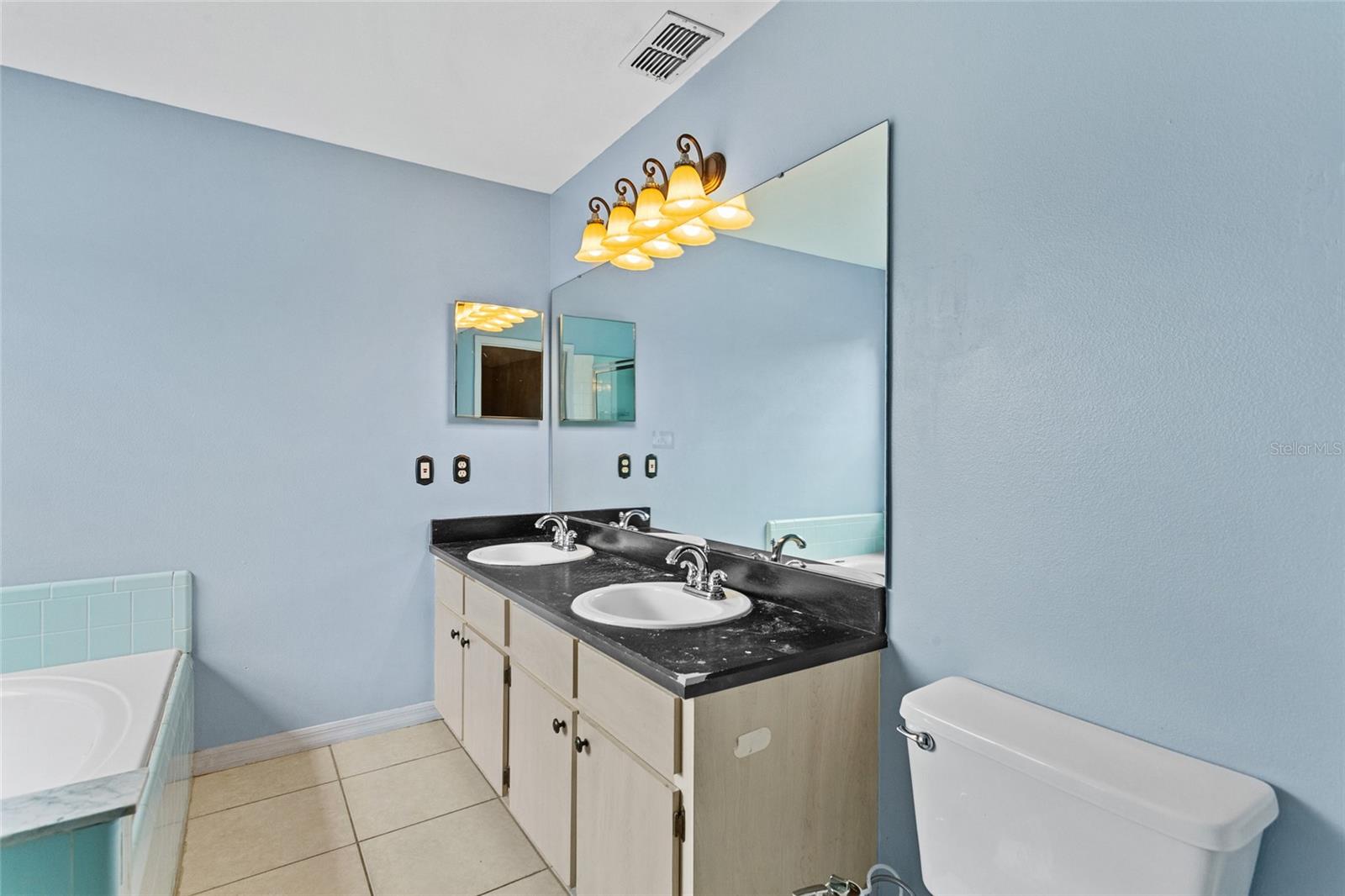 Image 19 of 39 For 2311 Alton Road