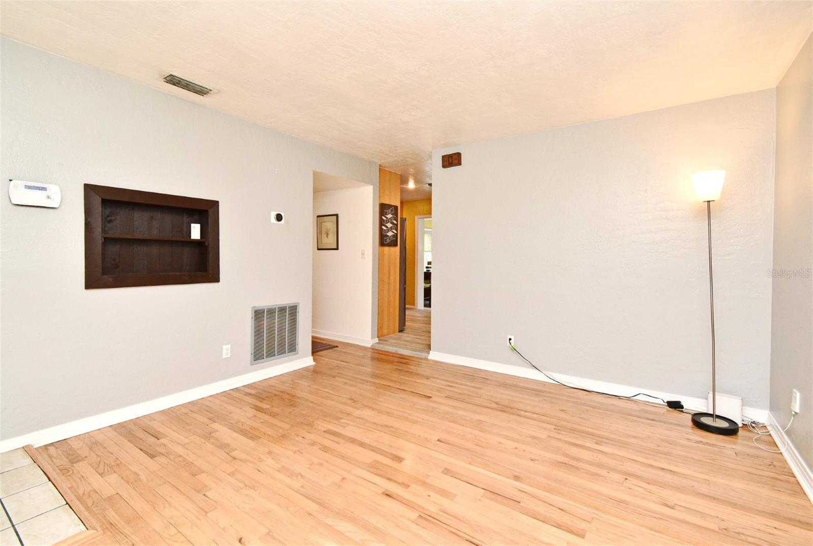 Image 4 of 34 For 2810 Nancy Street