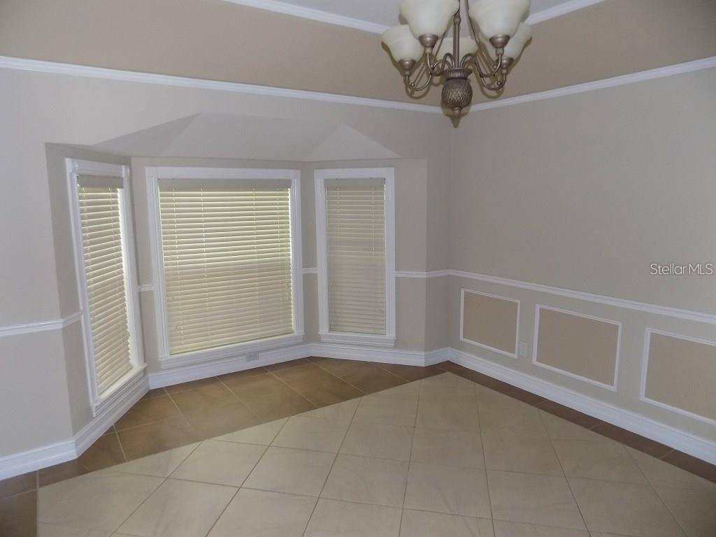 Image 4 of 25 For 8052 Oak Park Road