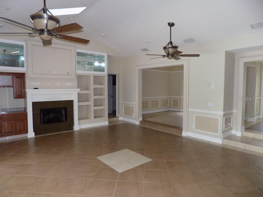 Image 7 of 25 For 8052 Oak Park Road