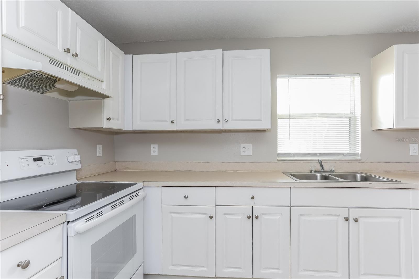 Image 6 of 16 For 855 14th Street S