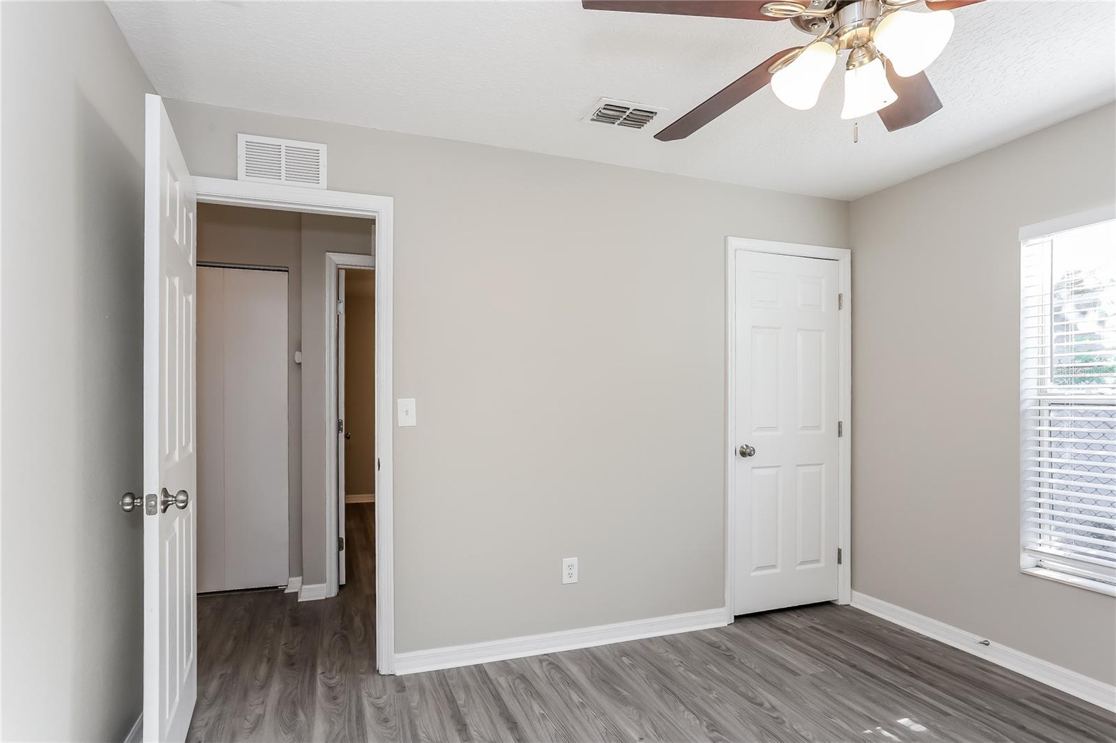 Image 11 of 16 For 885 Newton Avenue S