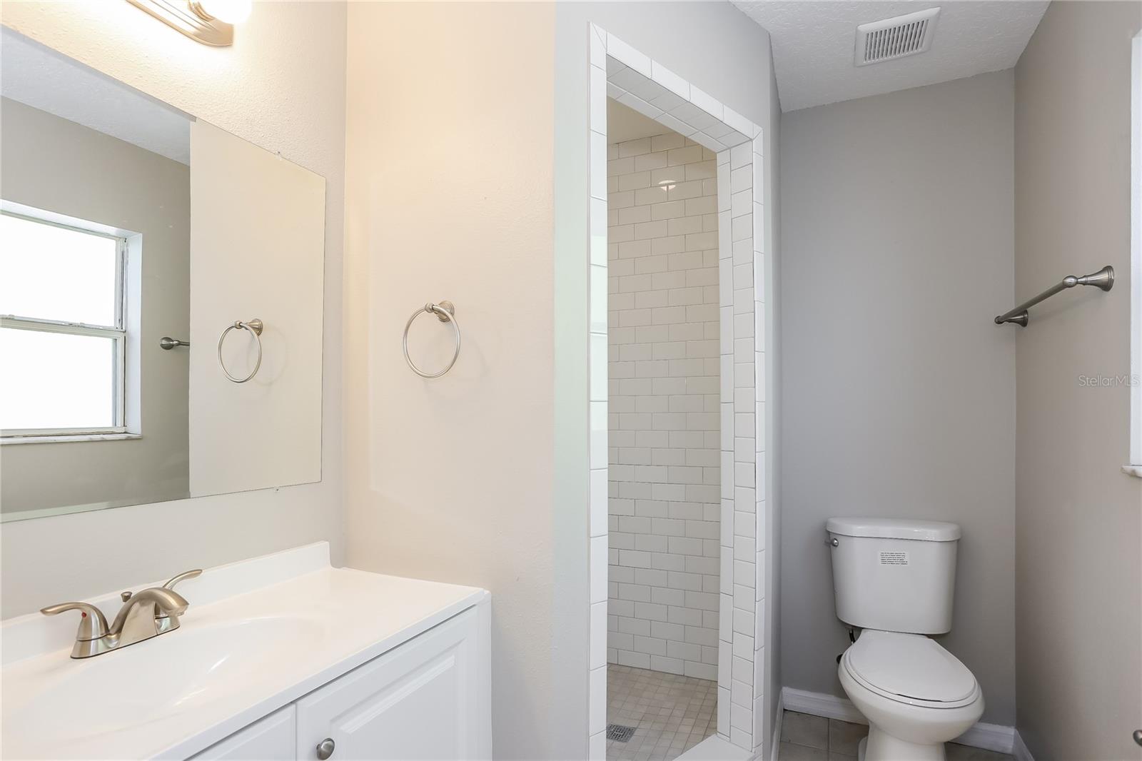 Image 14 of 16 For 885 Newton Avenue S