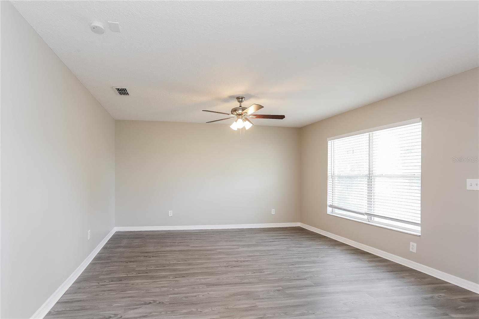 Image 3 of 16 For 885 Newton Avenue S