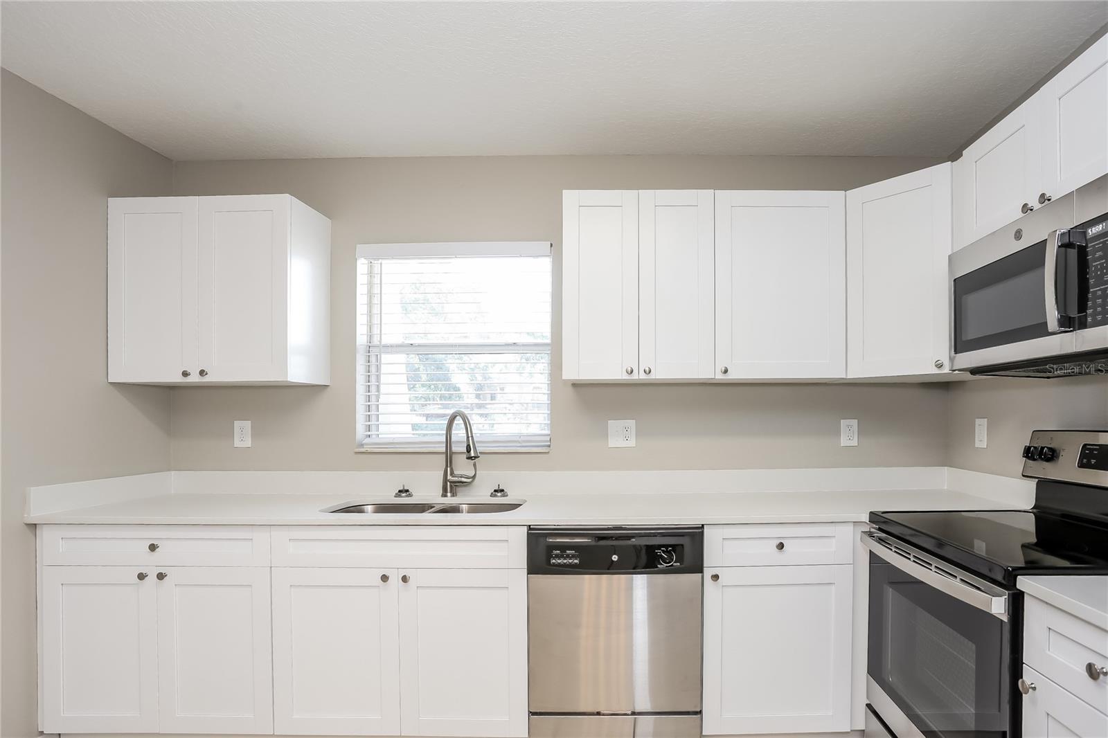 Image 6 of 16 For 885 Newton Avenue S