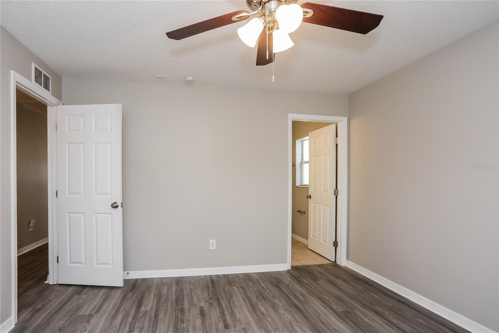 Image 8 of 16 For 885 Newton Avenue S