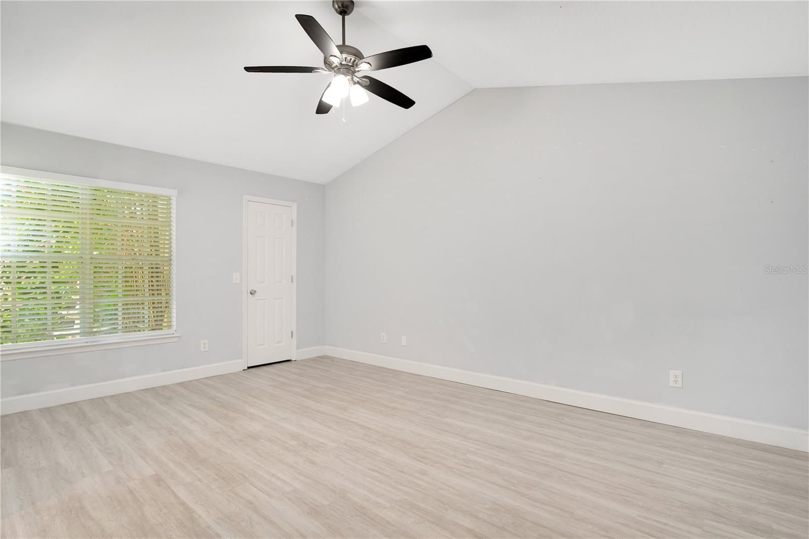 Image 15 of 28 For 1525 Farrindon Circle