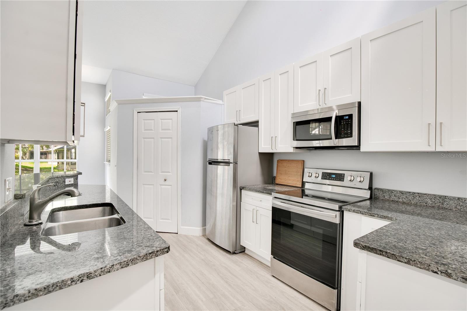 Image 7 of 28 For 1525 Farrindon Circle