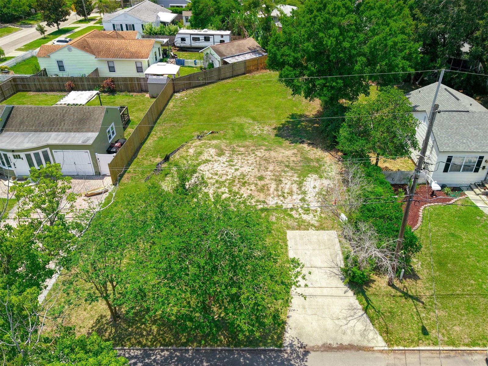 Image 2 of 8 For 830 Floral Drive