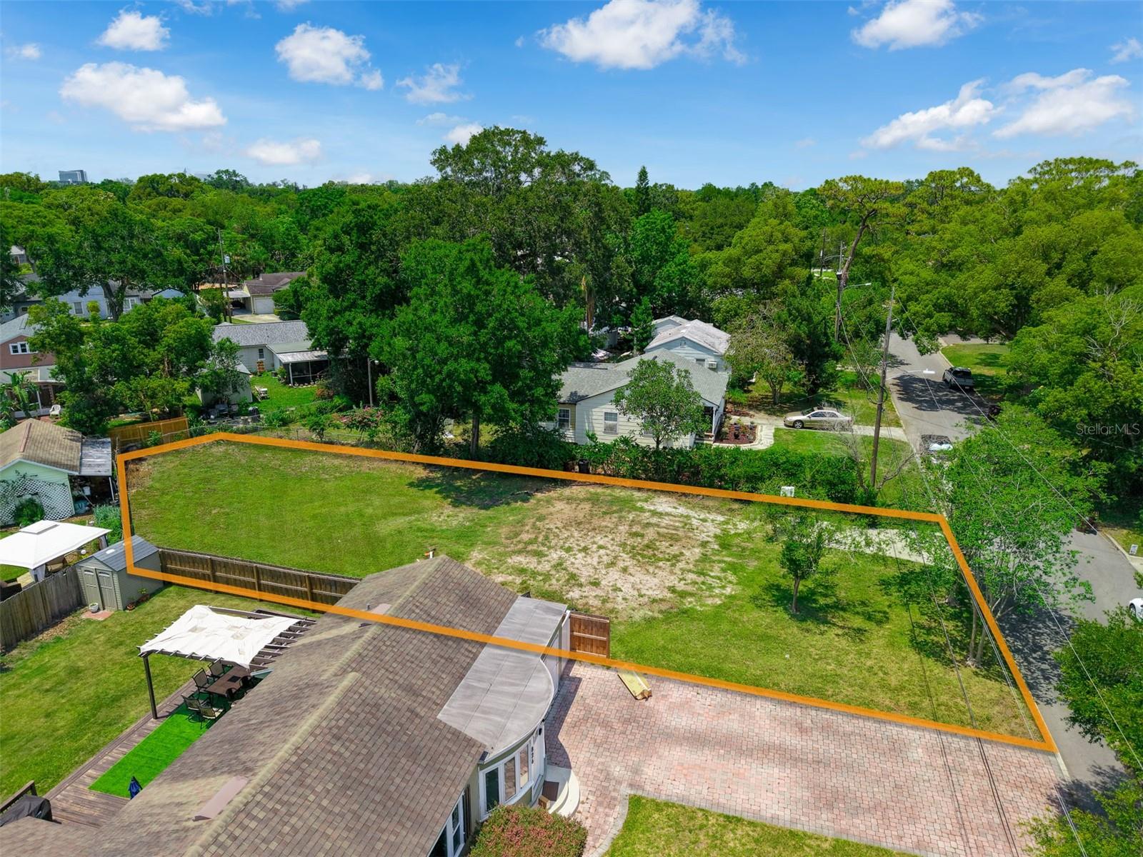 Image 6 of 8 For 830 Floral Drive