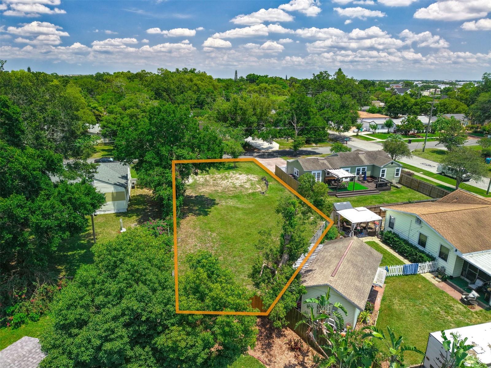 Image 7 of 8 For 830 Floral Drive