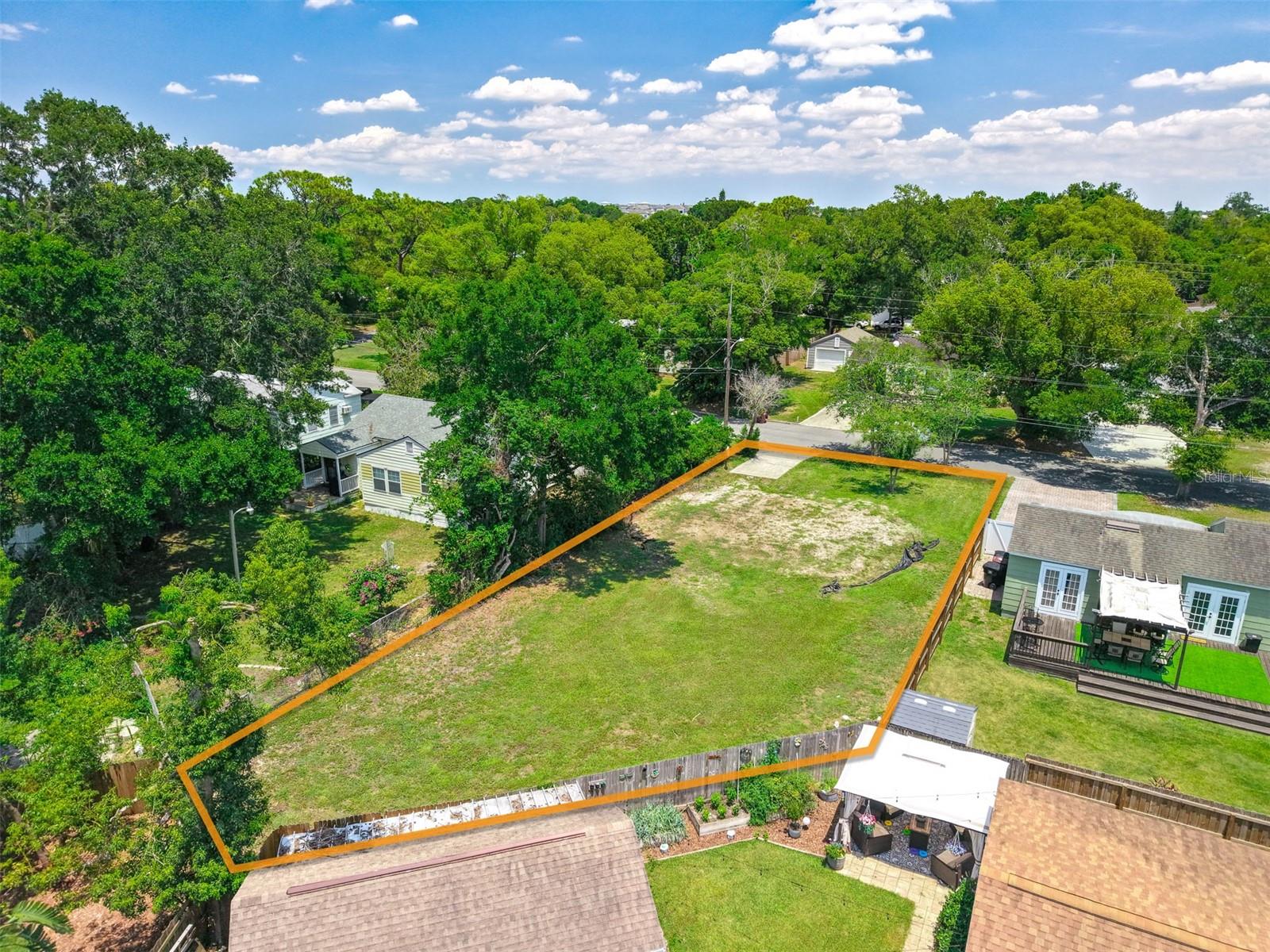 Image 8 of 8 For 830 Floral Drive