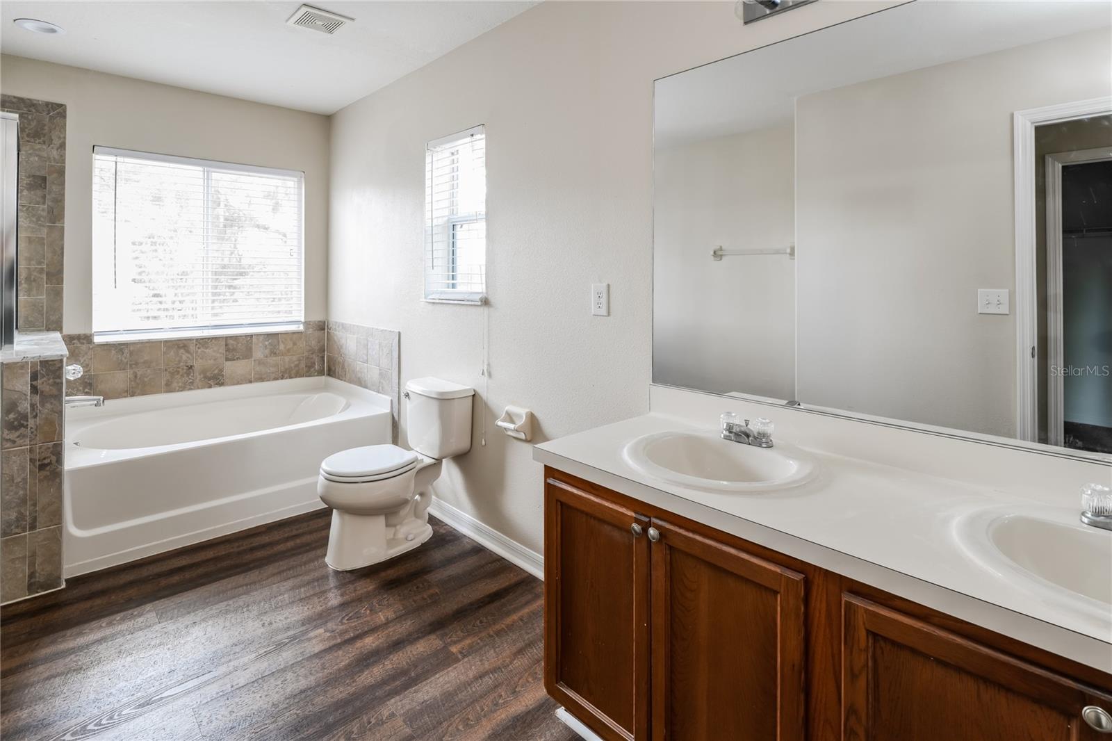 Image 10 of 17 For 4641 White Bay Circle