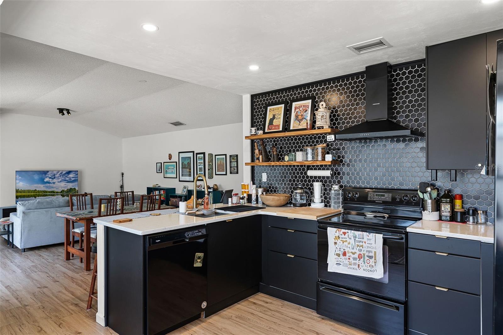 Image 4 of 20 For 631 Warrenton Road