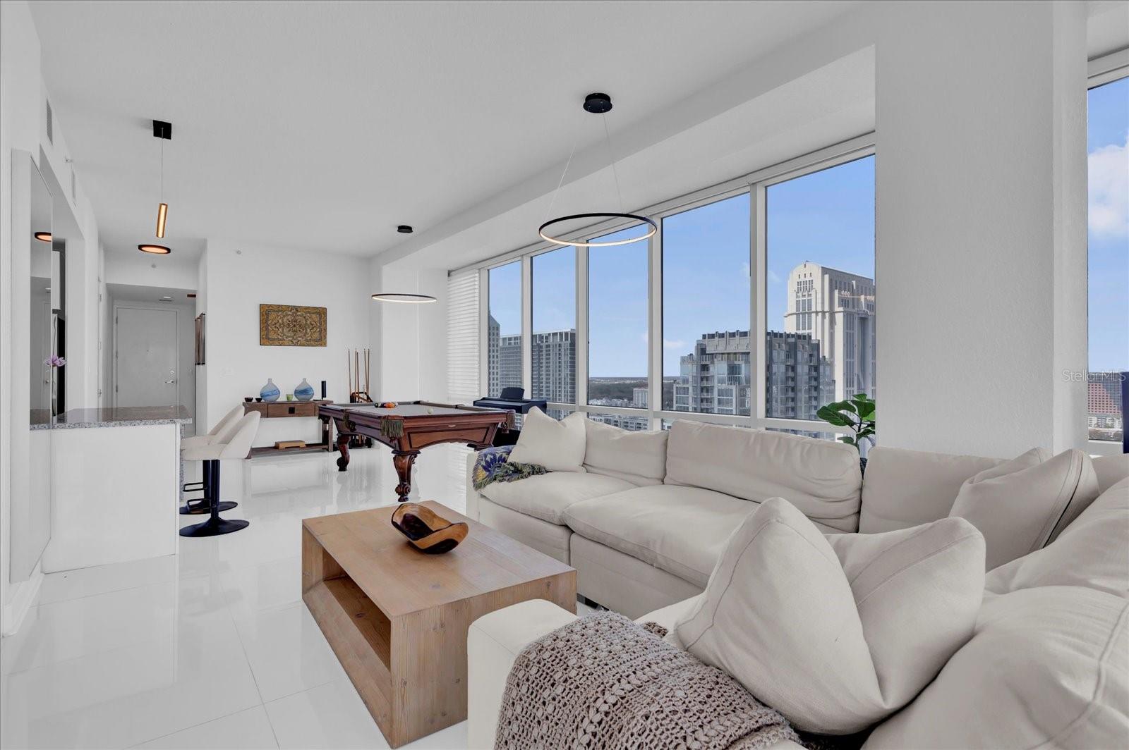 Image 2 of 47 For 150 Robinson Street 2111