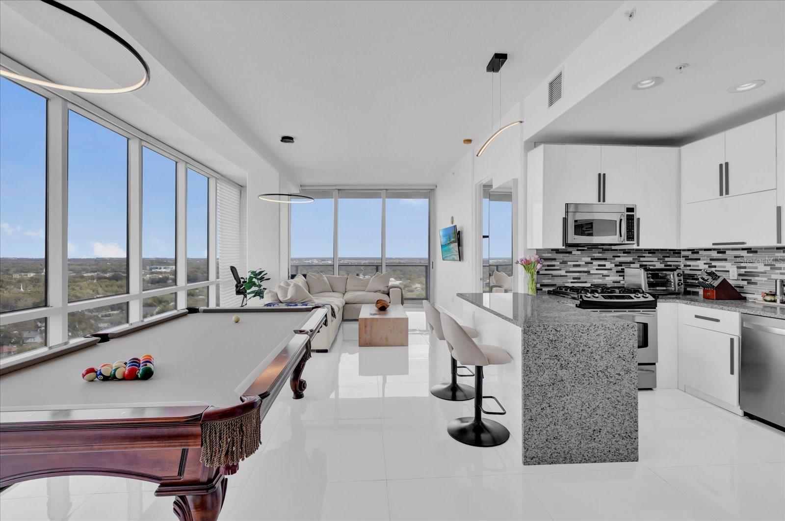 Image 4 of 47 For 150 Robinson Street 2111