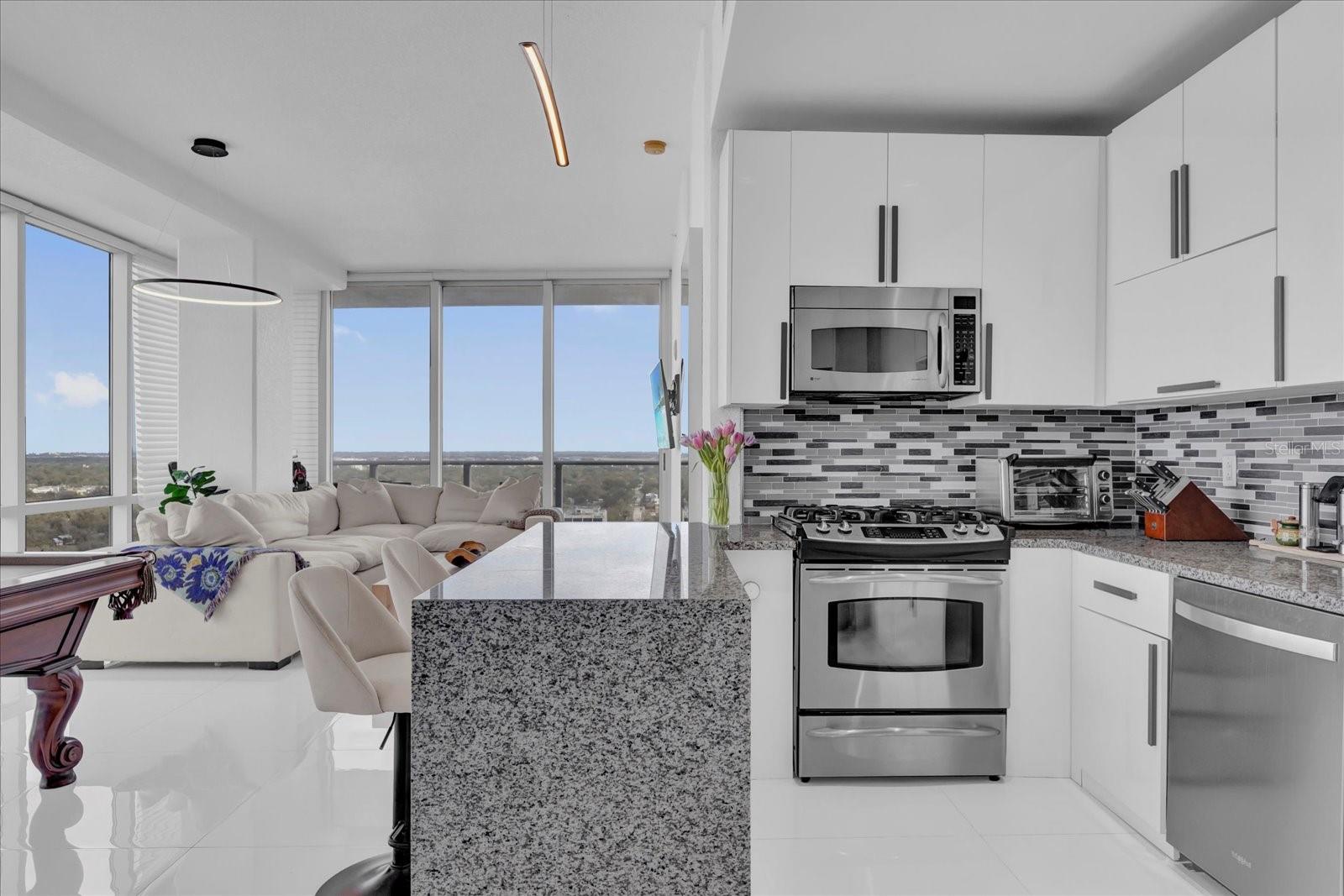 Image 8 of 47 For 150 Robinson Street 2111