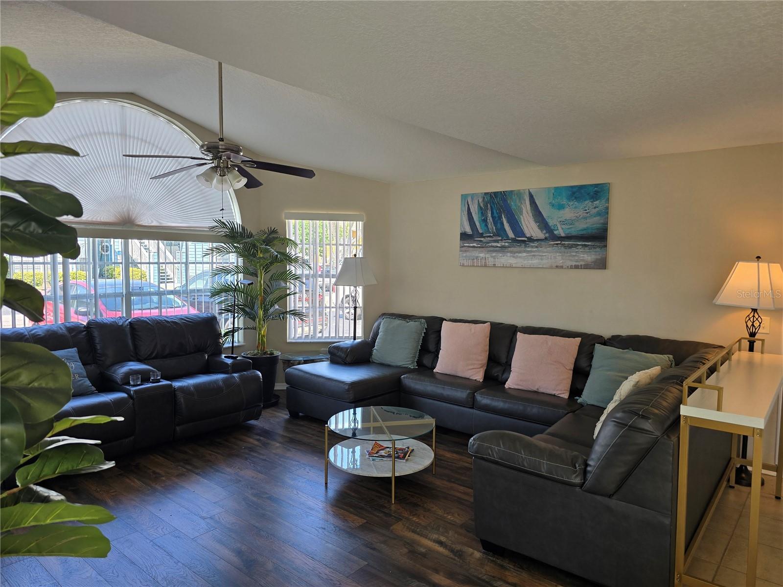 Image 4 of 75 For 8704 Knightsbridge Court B