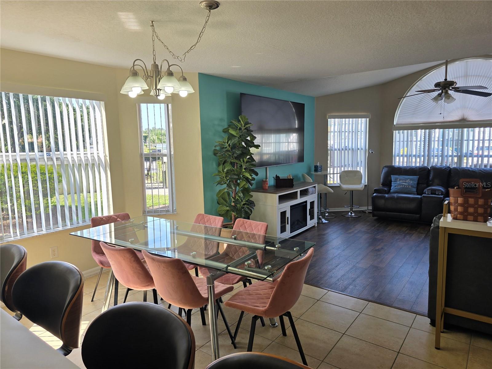 Image 5 of 75 For 8704 Knightsbridge Court B