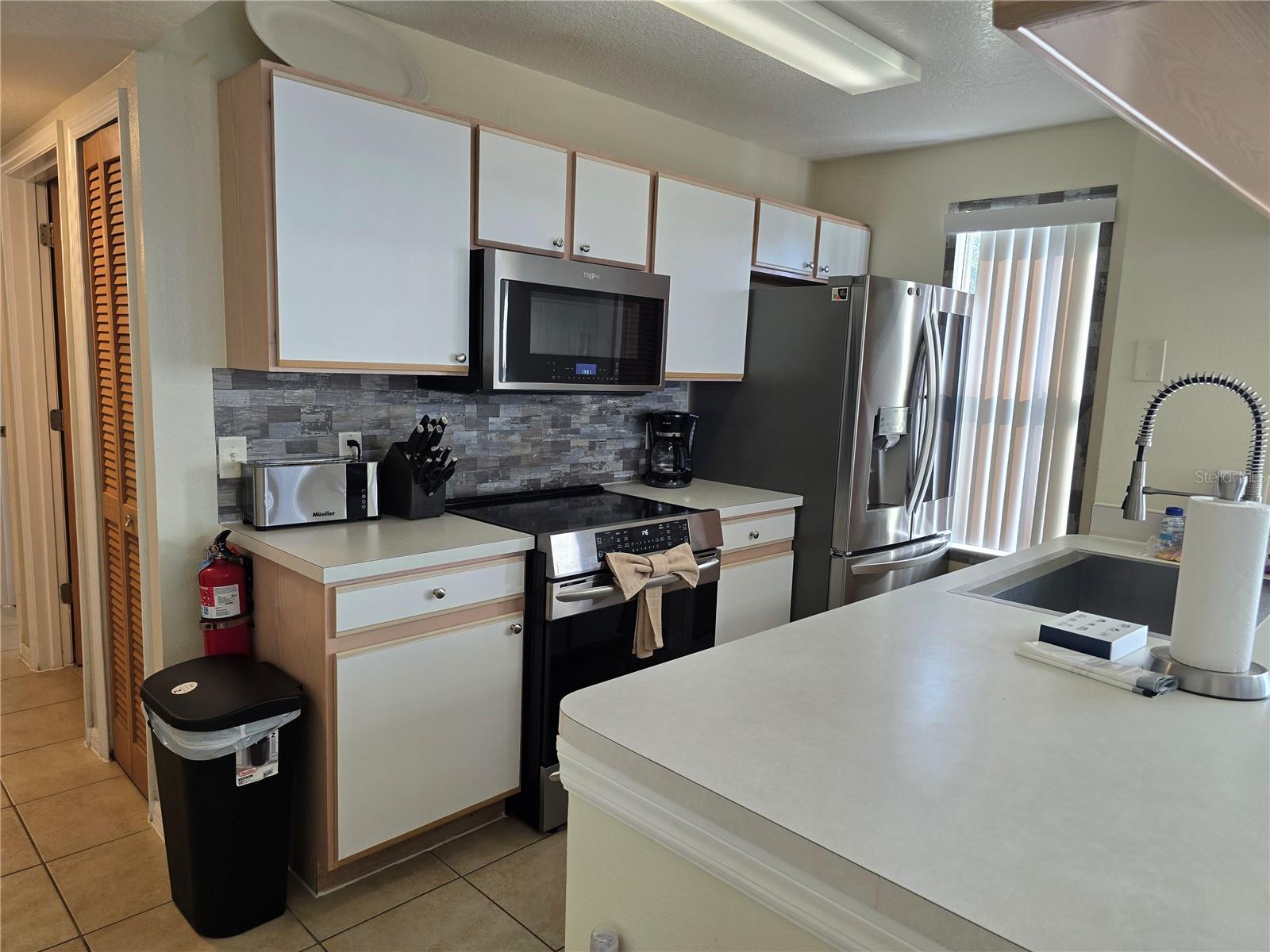 Image 6 of 75 For 8704 Knightsbridge Court B
