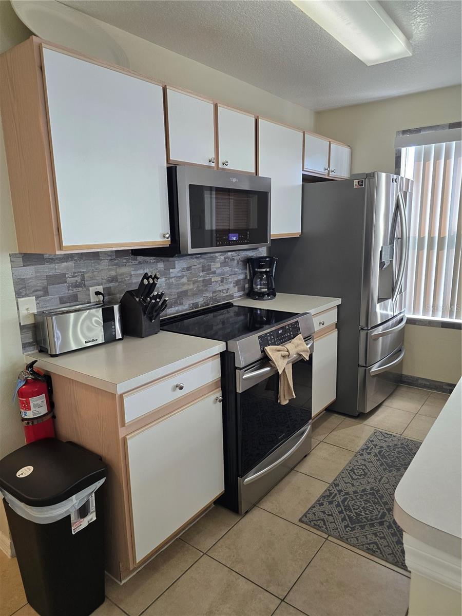 Image 7 of 75 For 8704 Knightsbridge Court B