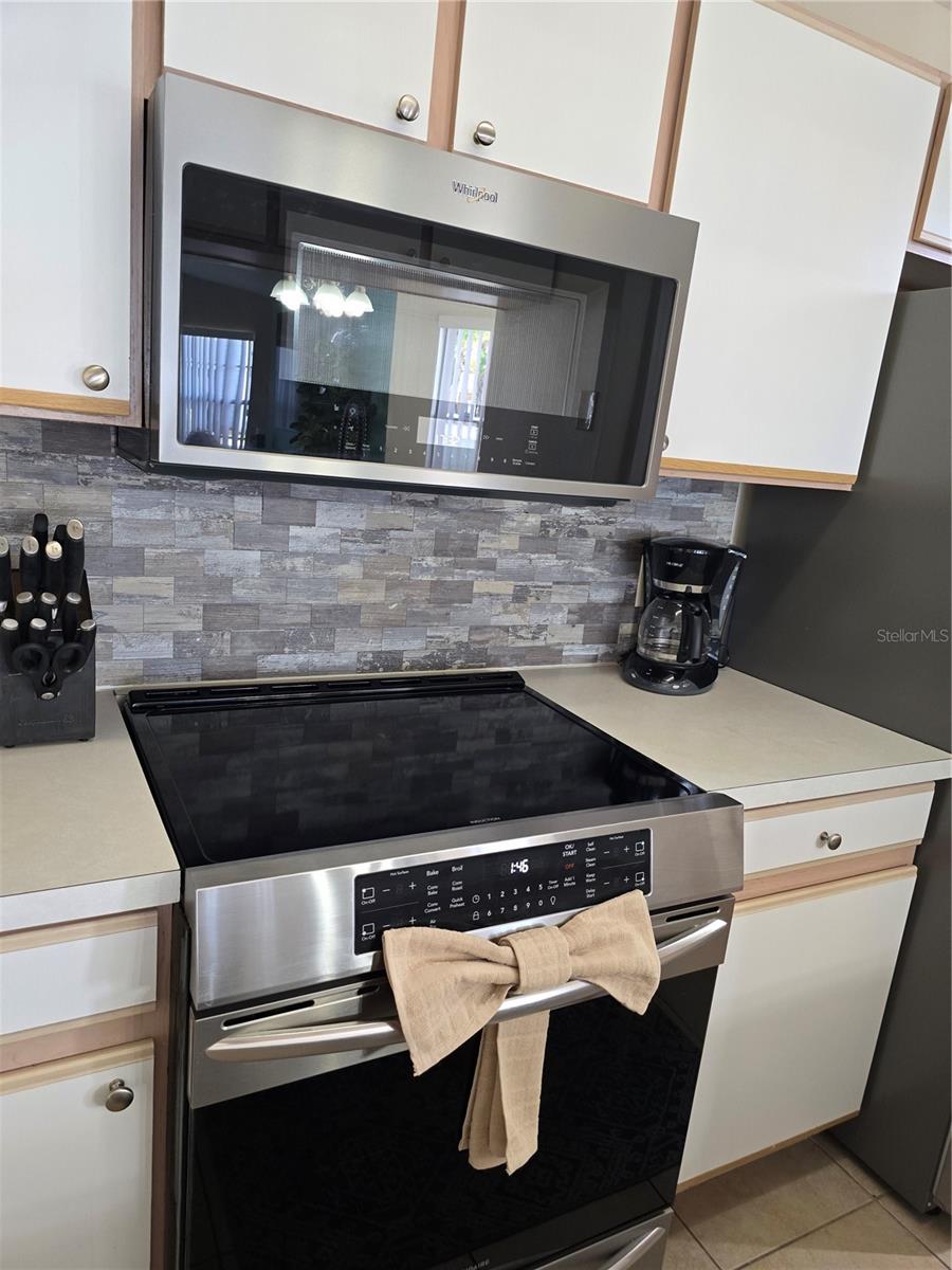 Image 8 of 75 For 8704 Knightsbridge Court B