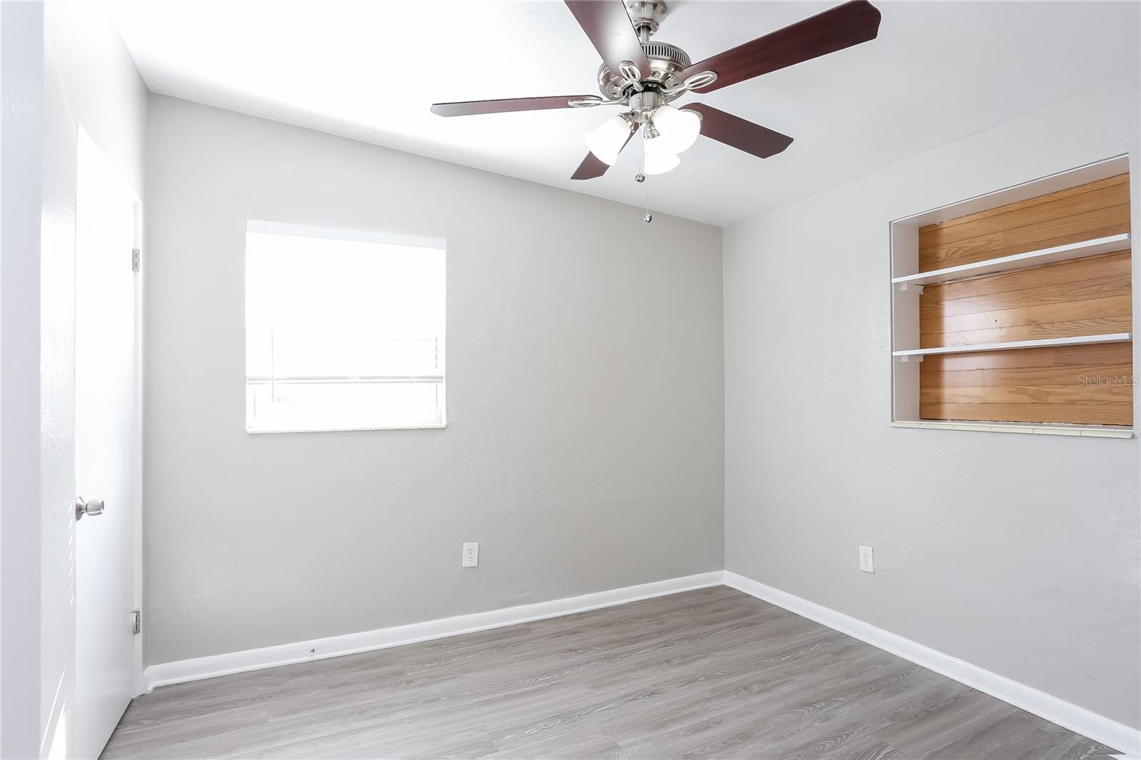 Image 11 of 16 For 9564 Crestview Street