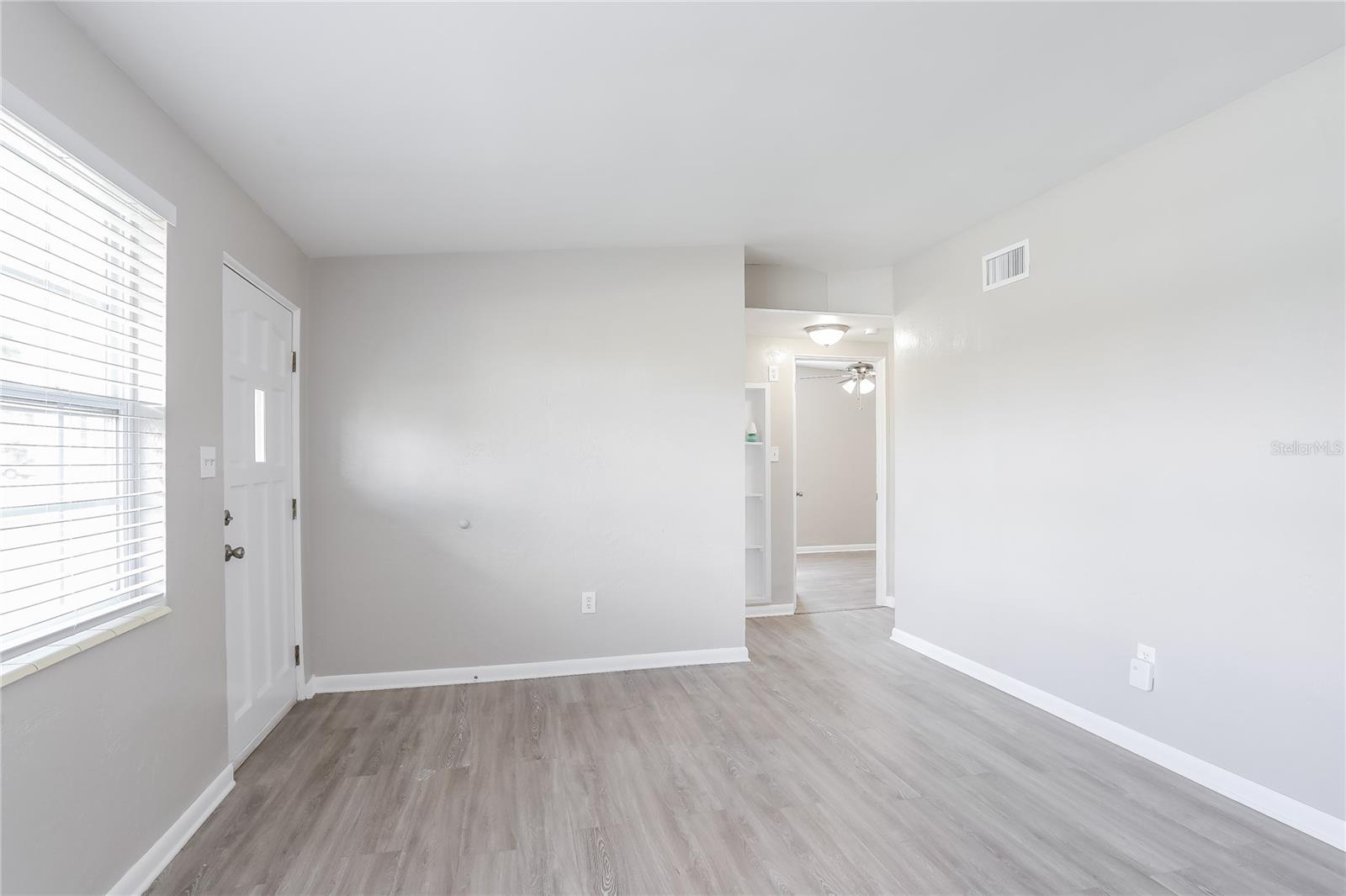 Image 4 of 16 For 9564 Crestview Street
