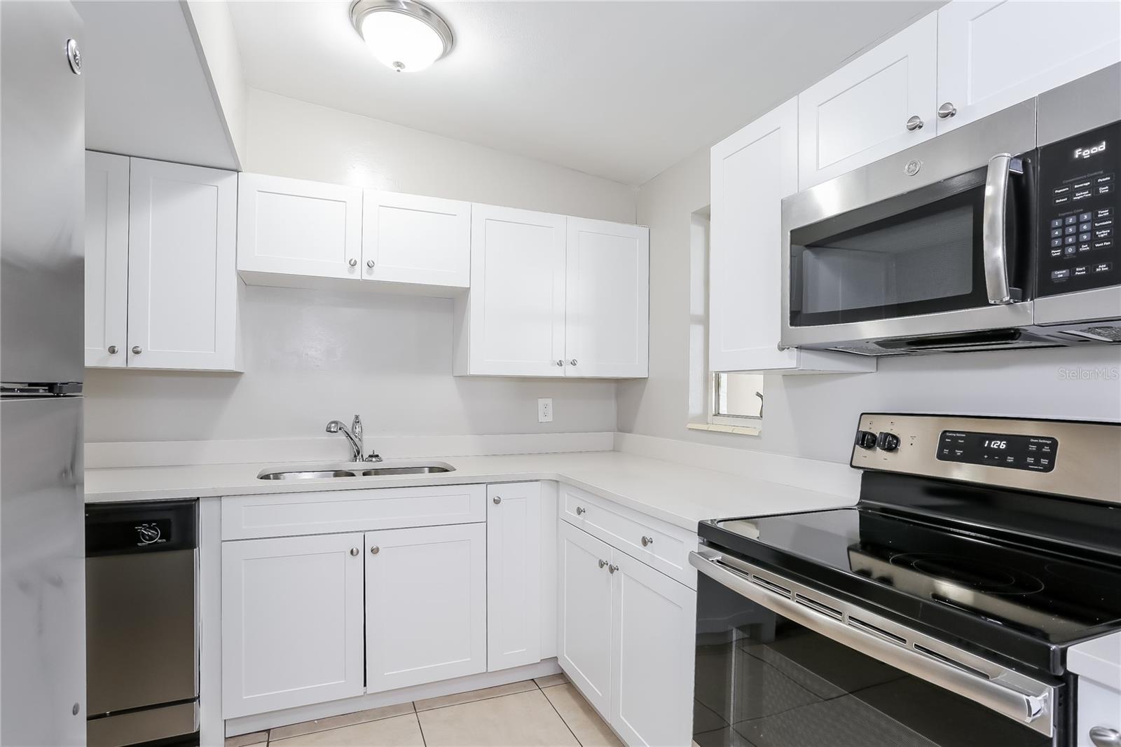 Image 5 of 16 For 9564 Crestview Street