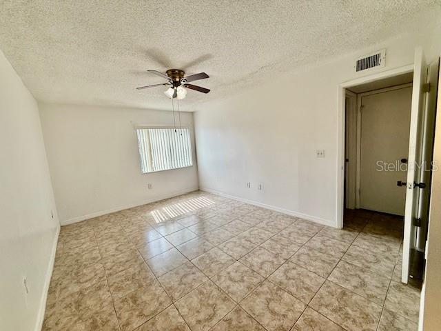 Image 18 of 23 For 5269 Vineland Road 101