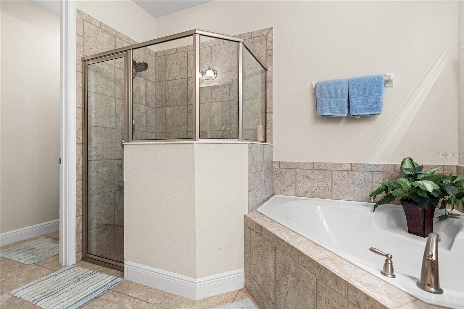 Image 16 of 56 For 1084 Castle Pines Court