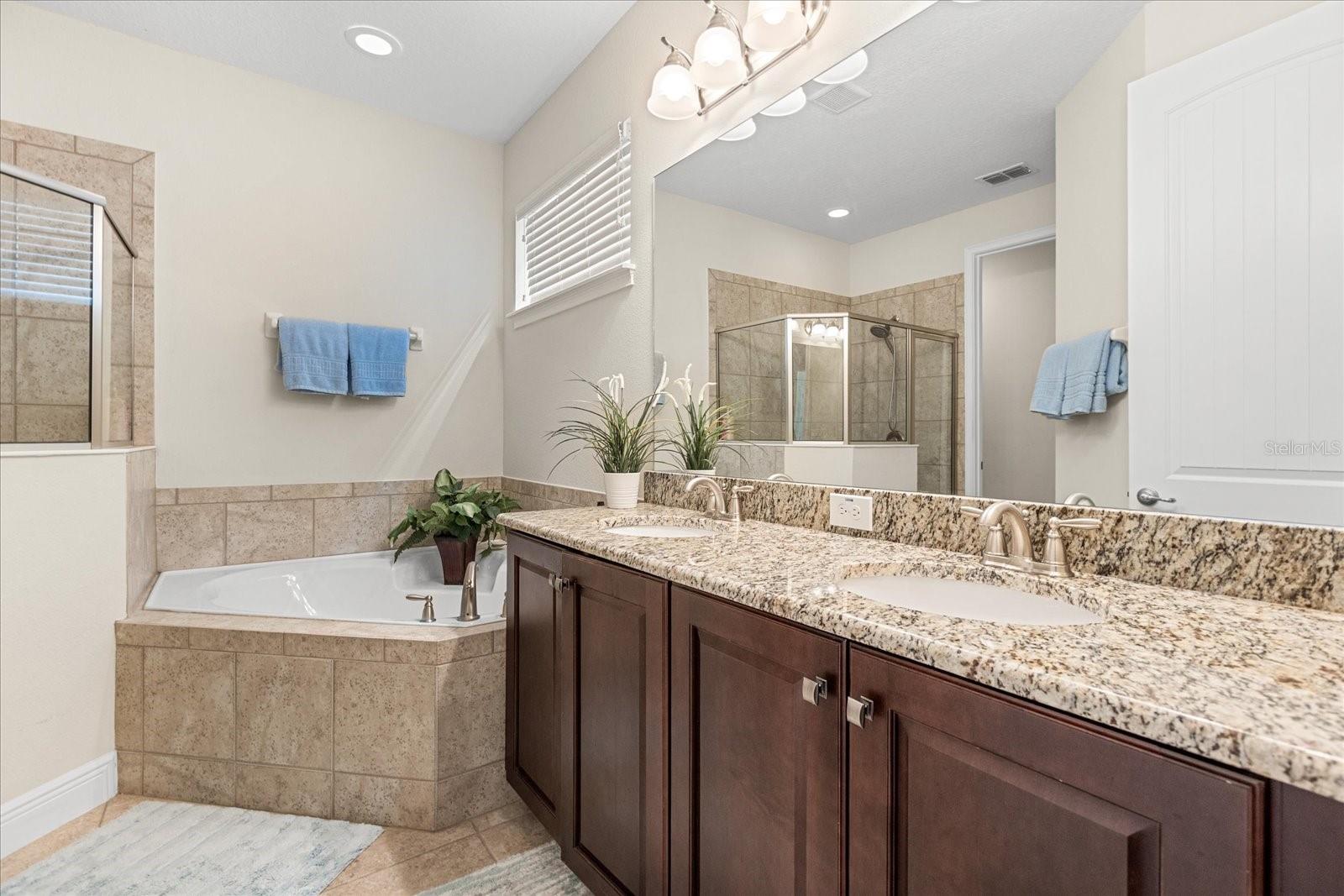 Image 17 of 56 For 1084 Castle Pines Court
