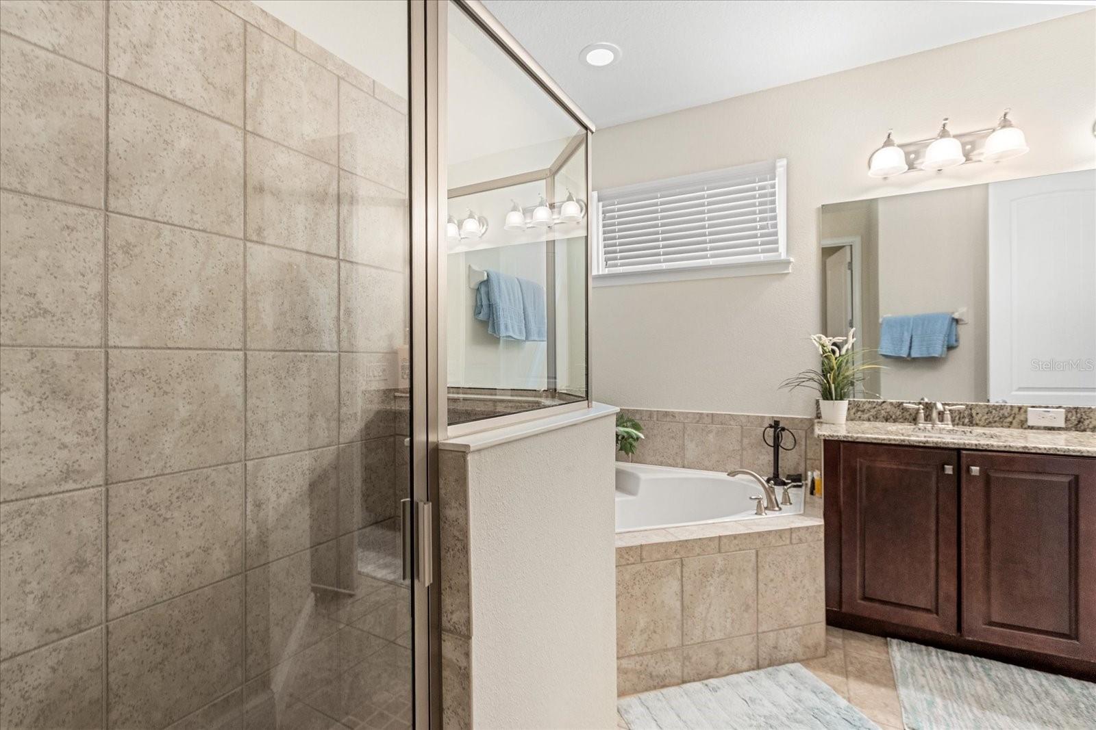 Image 18 of 56 For 1084 Castle Pines Court